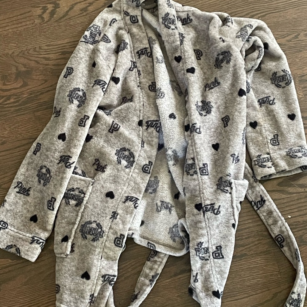 PINK Victoria's Secret Gray  Robe woman's XS